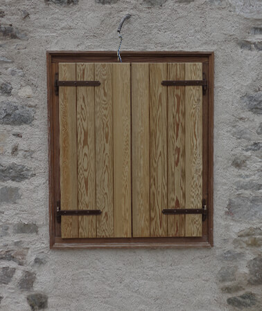 Scuri e balconi in legno