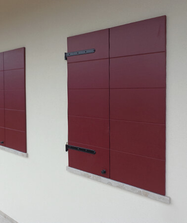 Scuri e balconi in legno